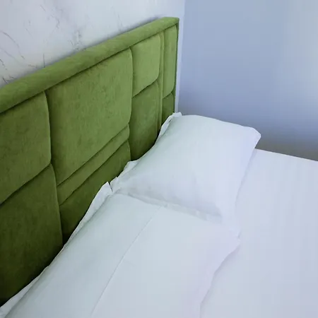 Day Lux Apartment *