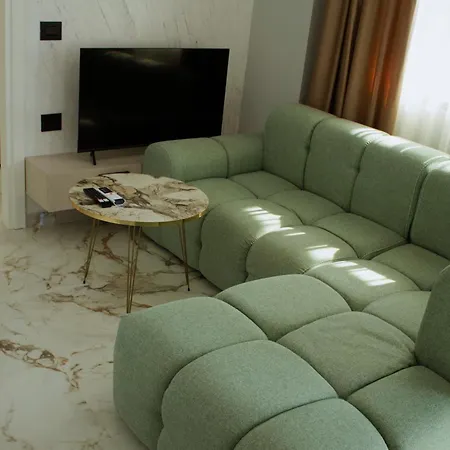 Apartment Day Lux