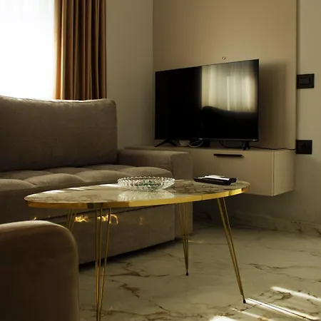 Day Lux Sarandë