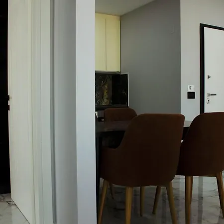 Apartment Day Lux