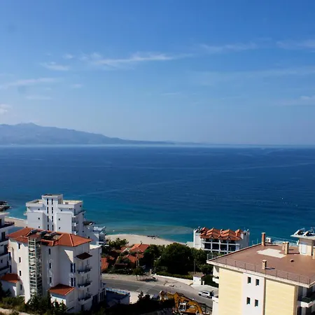 Day Lux Apartment Sarandë