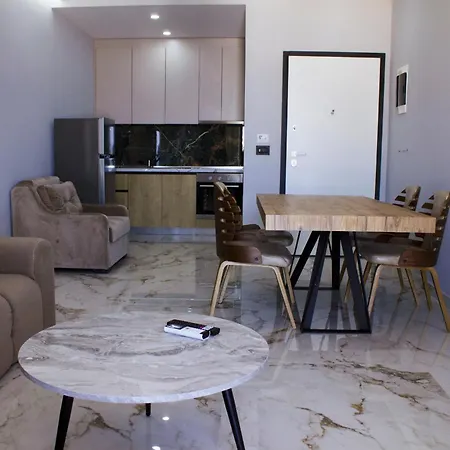 Day Lux Apartman Saranda